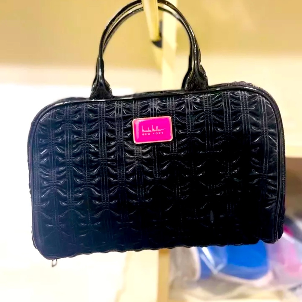 Nicole Miller Overnight Cosmetic Travel Case Makeup Bag Black New!
